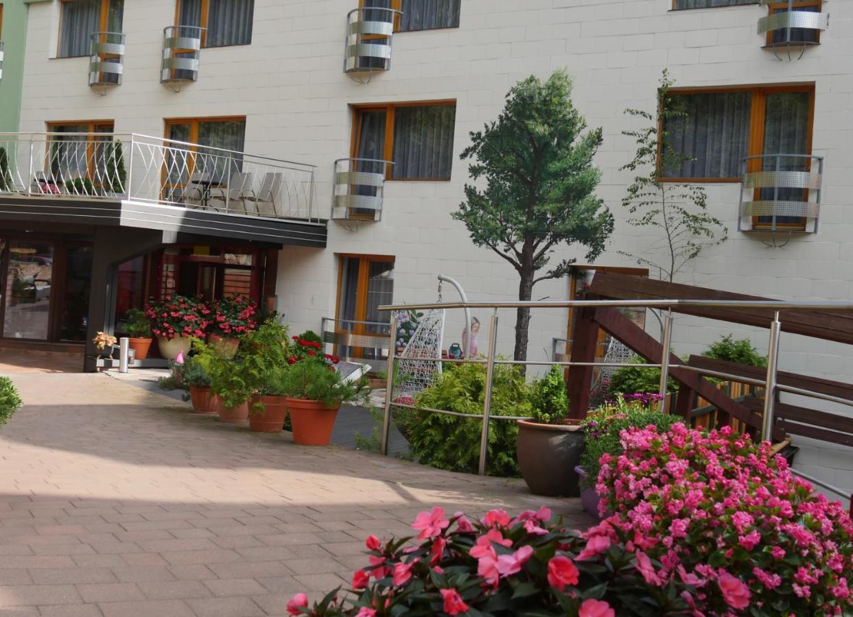 To Tu Bed & Breakfast Mragowo Exterior photo