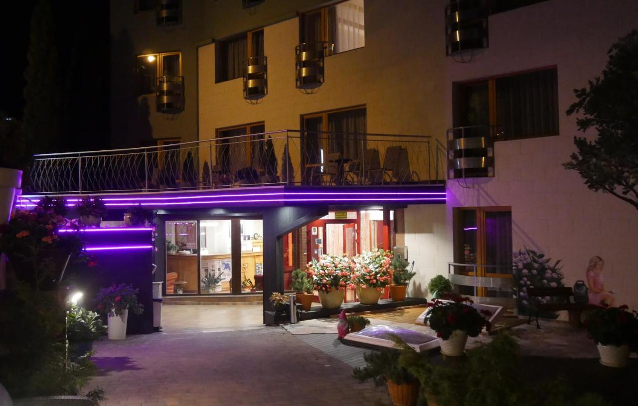 To Tu Bed & Breakfast Mragowo Exterior photo